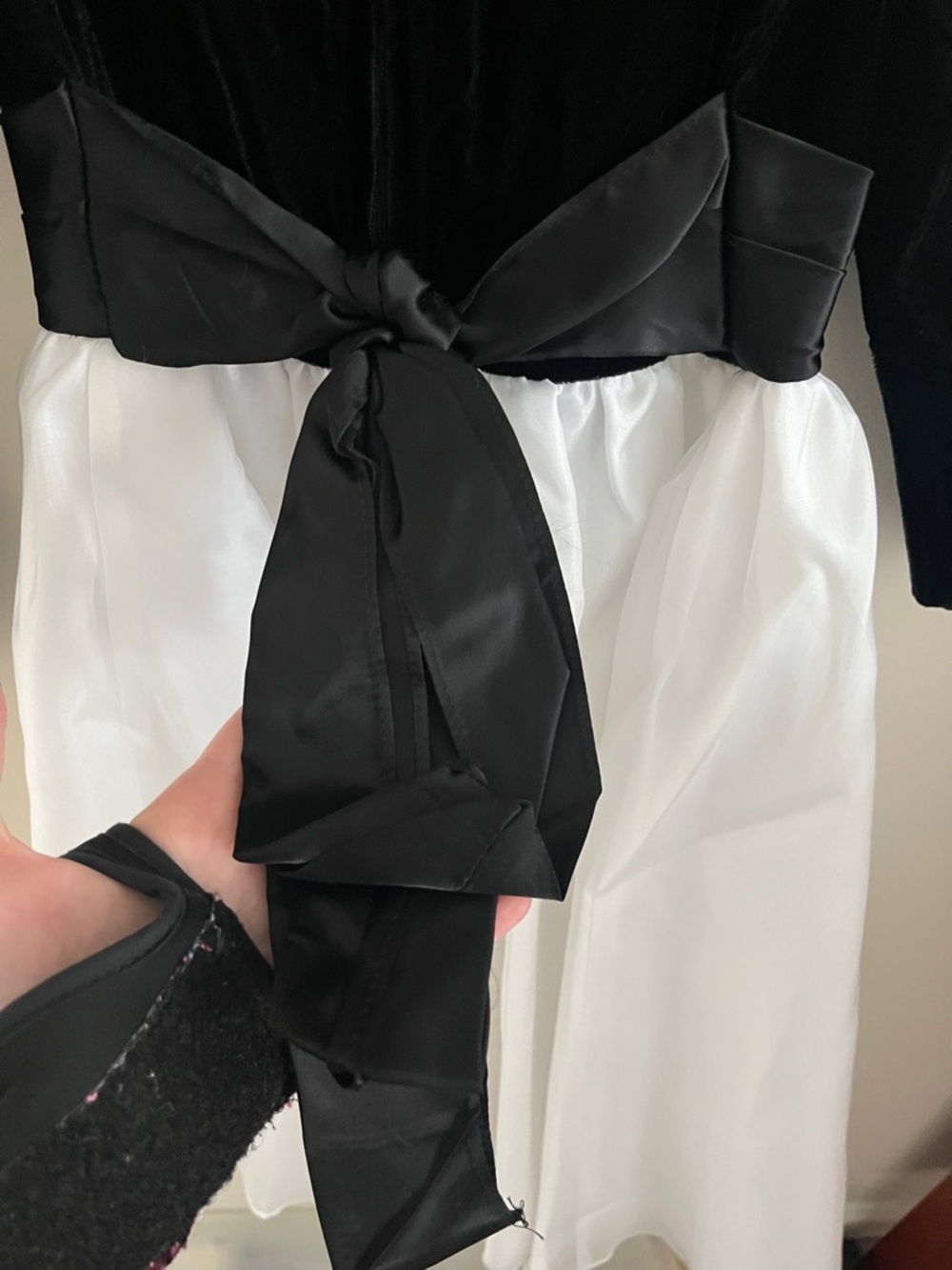 Black and White Girls Dress with Pearl Neckline - Picture 8 of 15